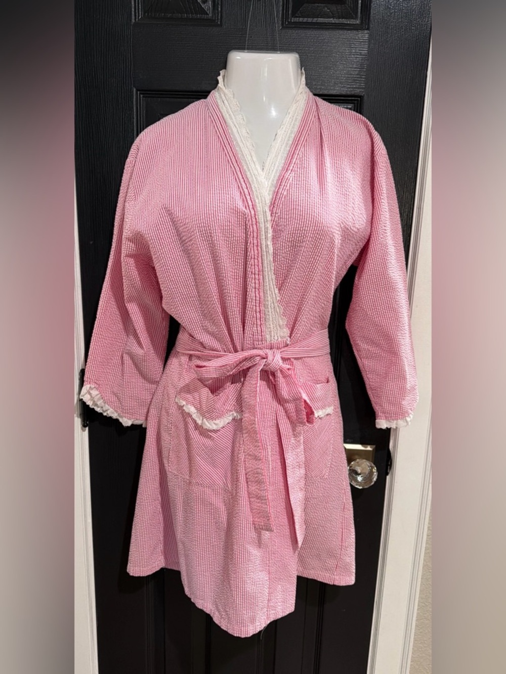 VTG Eileen West Pink Seersucker Robe with Lace Trim